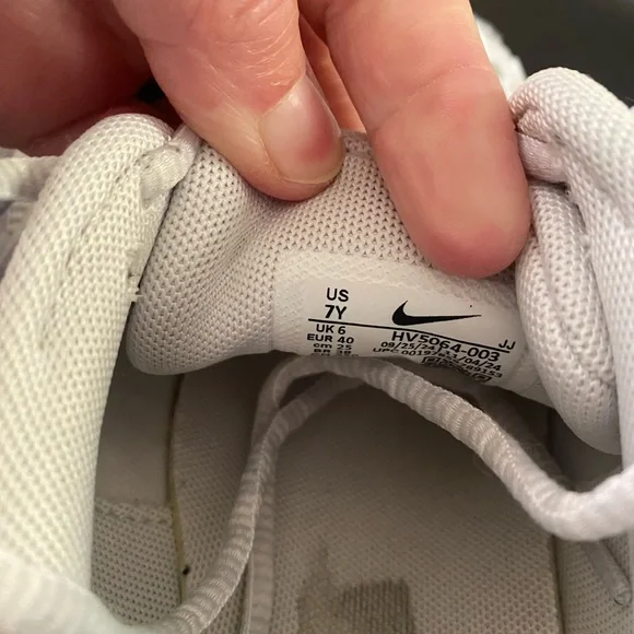 Boys 7Y Nike P6000 sneakers - Picture 5 of 6